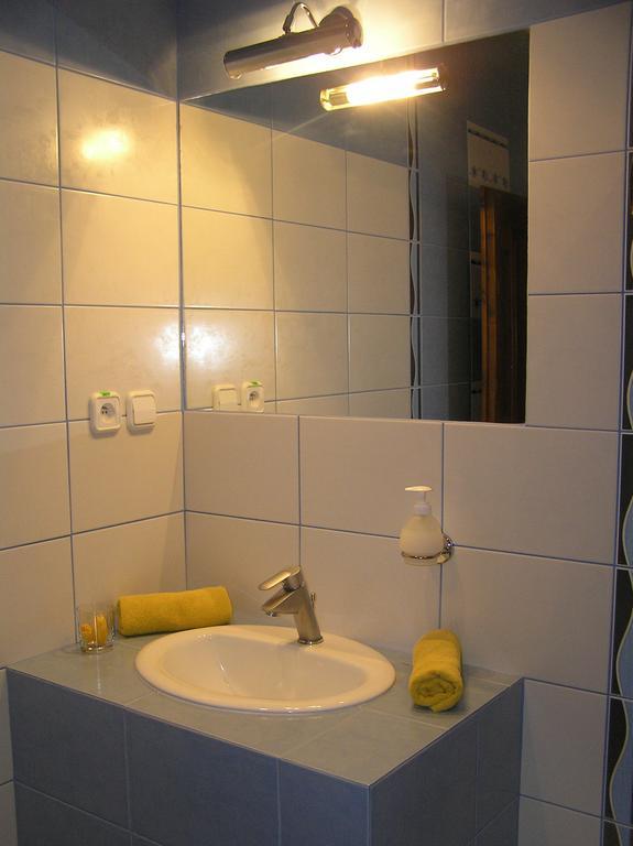 Hotel Slnecny Dvor Michalovce Room photo