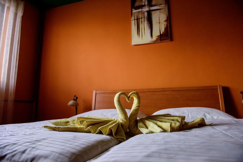 Hotel Slnecny Dvor Michalovce Room photo