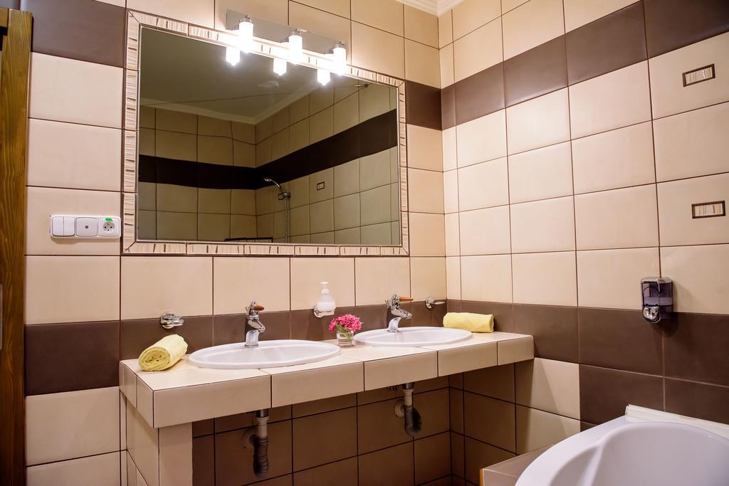 Hotel Slnecny Dvor Michalovce Room photo