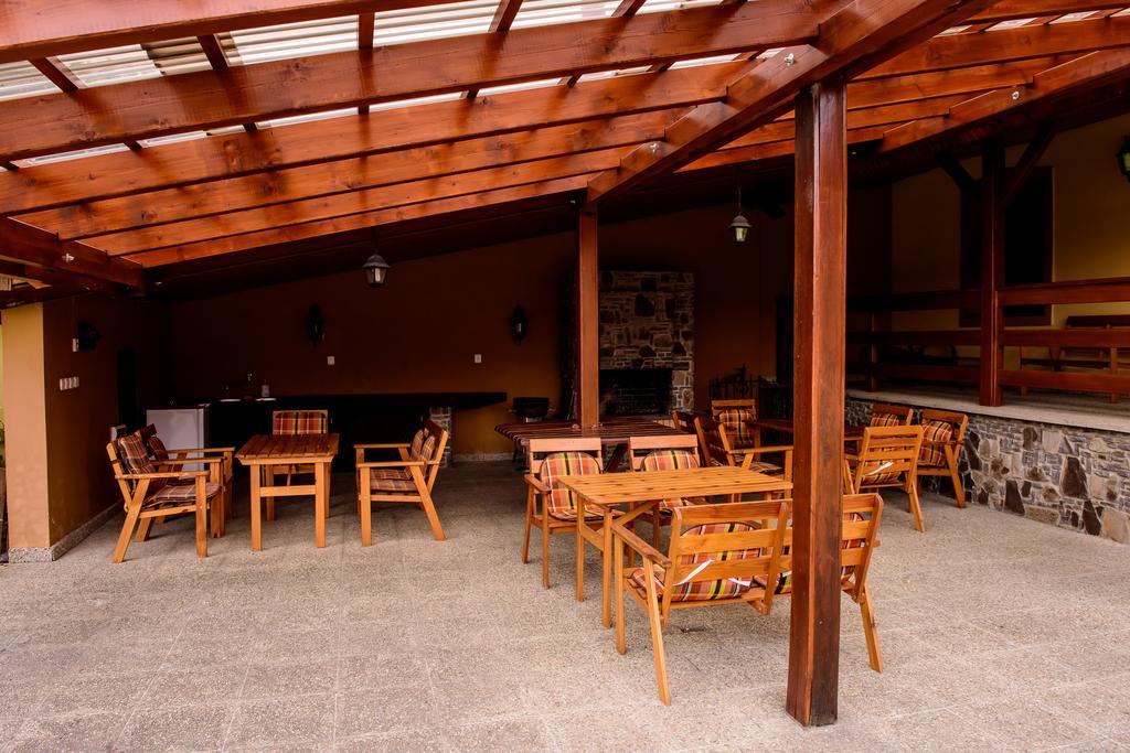 Hotel Slnecny Dvor Michalovce Exterior photo