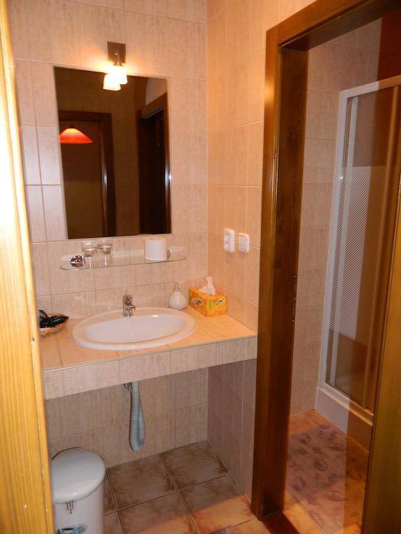 Hotel Slnecny Dvor Michalovce Room photo