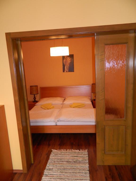 Hotel Slnecny Dvor Michalovce Room photo