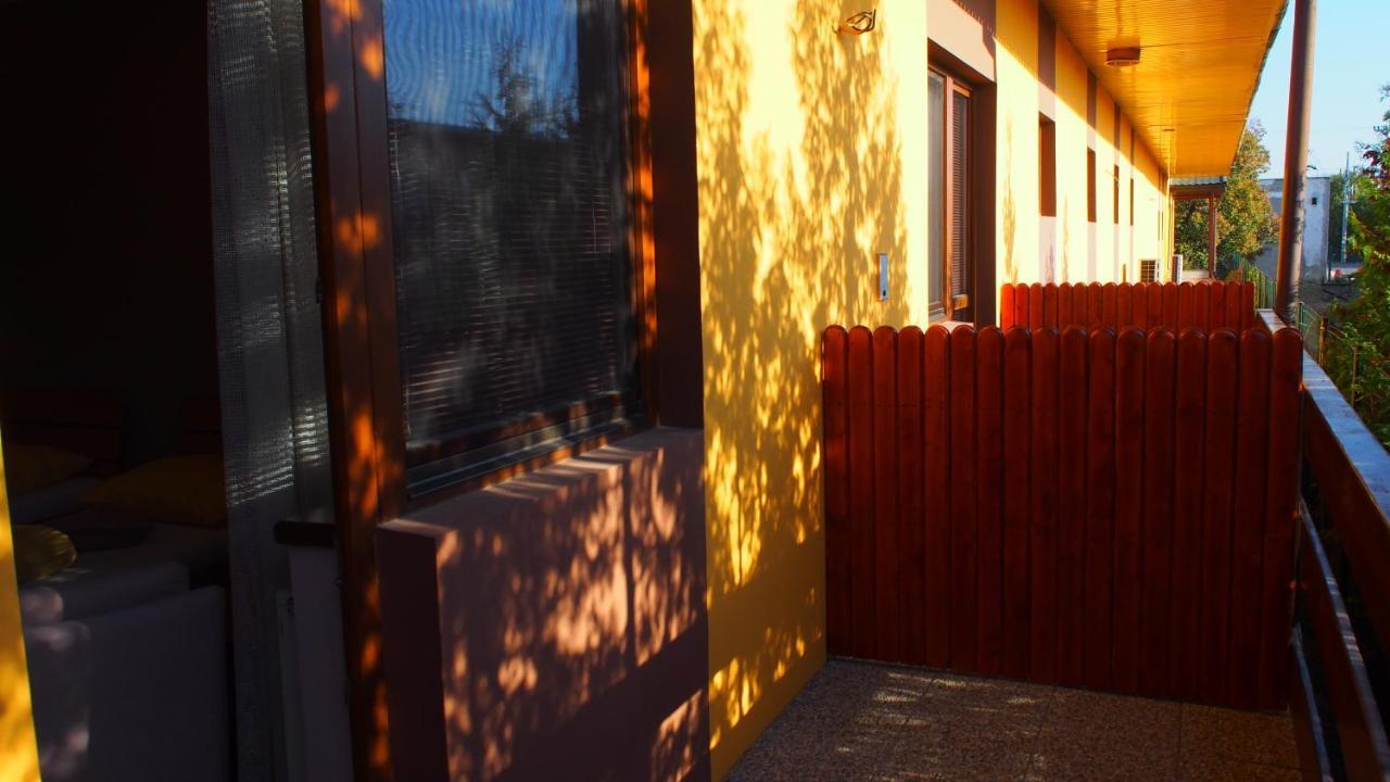 Hotel Slnecny Dvor Michalovce Exterior photo